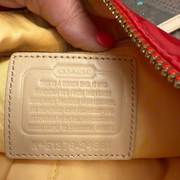 Coach Legacy Weekend Colorblock Signature Nylon Hippie Swing Bag Christmas Red - Picture 3 of 16